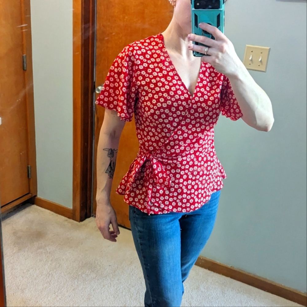 Boutique Short sleeve Daisy blouse